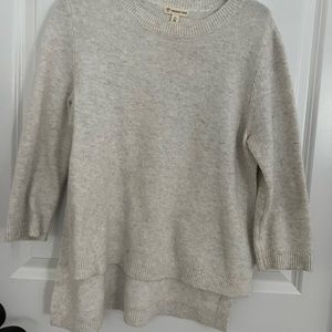 XL tucker+rate grey sweater with open side